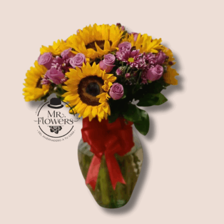 Arreglo Floral con 18 Rosas Moradas Girasoles y Margaritas