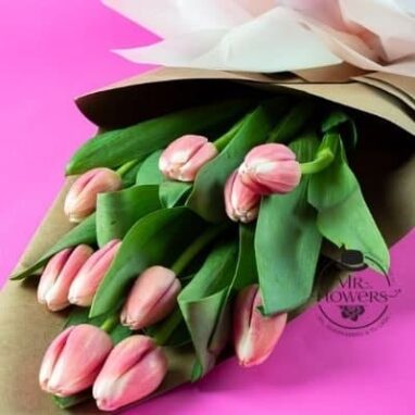 RAMO CON 10 TULIPANES