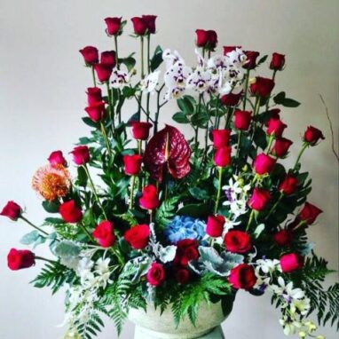 Arreglos para Hombres de Cumpleaños 37 Flores a domicilio -ARREGLO FLORAL CON 50 ROSAS Y 3 ORQUIDEAS 3