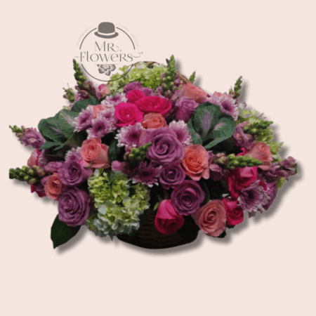 Arreglo Floral Primaveral en Canasta - Image 1