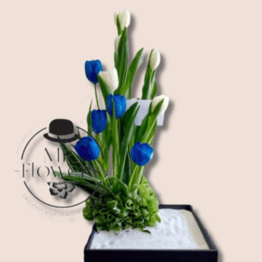 Arreglos para Hombres de Cumpleaños 8 Flores a domicilio -Arreglo Floral con Tulipanes Azules y Blancos