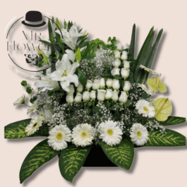 Perrito flores 31 Flores a domicilio -Arreglo Funebre Mixto Blanco 3