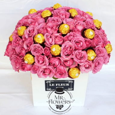 Flores a domicilio -Arreglo con 75 Rosas y 16 Ferreros 1