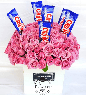 Flores a domicilio -Arreglo con 75 Rosas y Chocolate Crunch 1