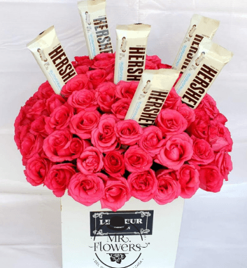 Flores a domicilio -Arreglo con 75 Rosas y Hersheys Blancos 1