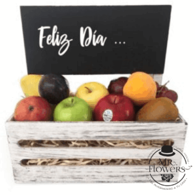 Arreglos para Hombres de Cumpleaños 25 Flores a domicilio -Caja con fruta y pizarra 1