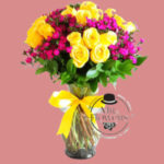 Jarrón con 24 Rosas y Brianthus